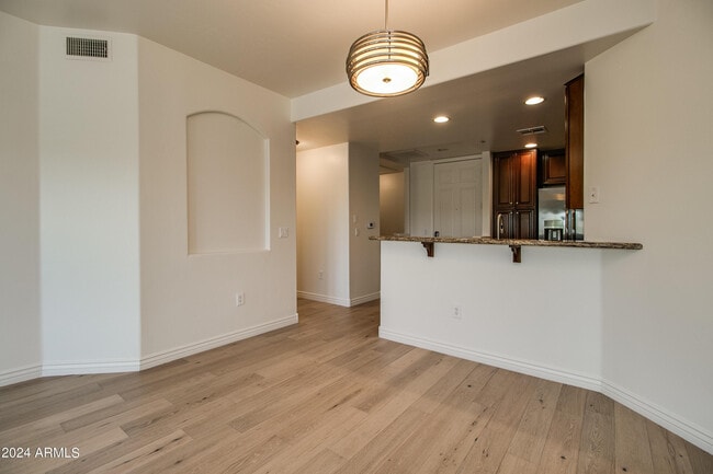 Building Photo - 5450 E Deer Valley Dr