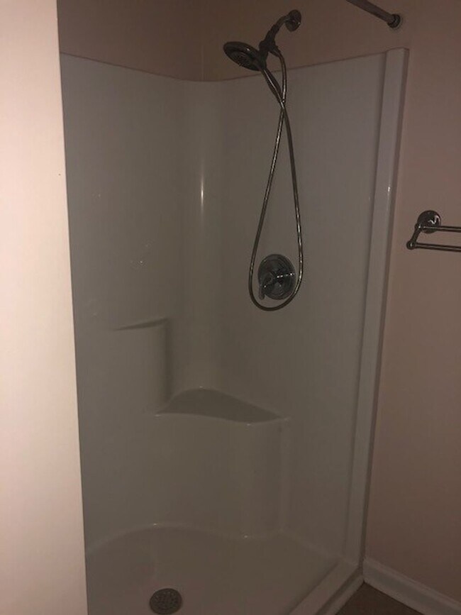 Building Photo - Q201