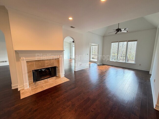 Building Photo - 7020 Grassmoor Grange Way