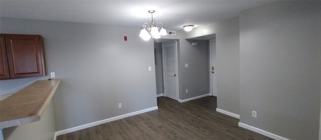 Building Photo - 1201 Spring Creek Ln