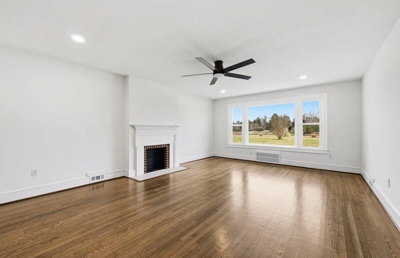 Building Photo - 8202 Vaughan Rd