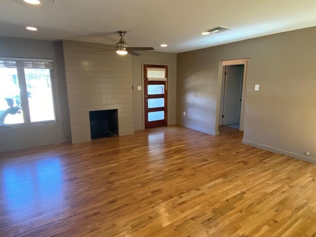 Building Photo - 1415 Bentwood Rd