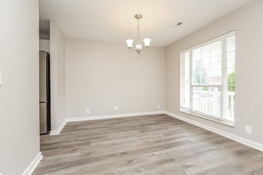 Building Photo - 3108 Creekview Ln