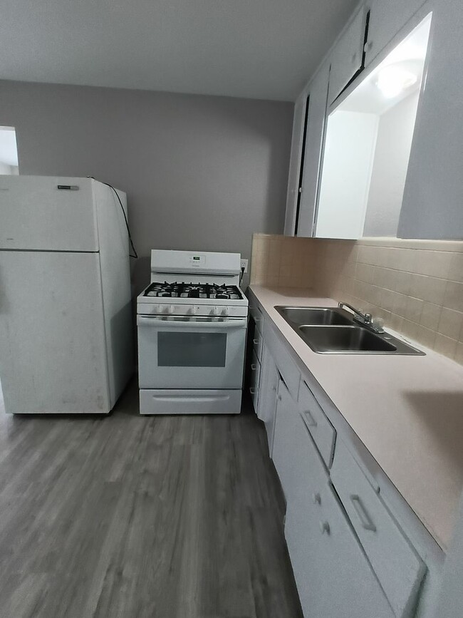 Building Photo - CLOSE TO TINKER! *PROMO FIRST FULL MONTH FREE!