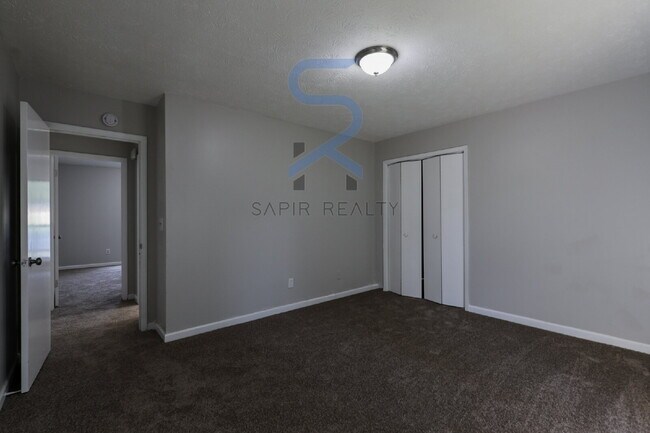 Building Photo - Move in before October 15th and get a $250...