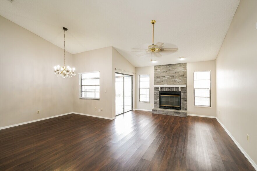 Building Photo - 8905 Bayaud Dr