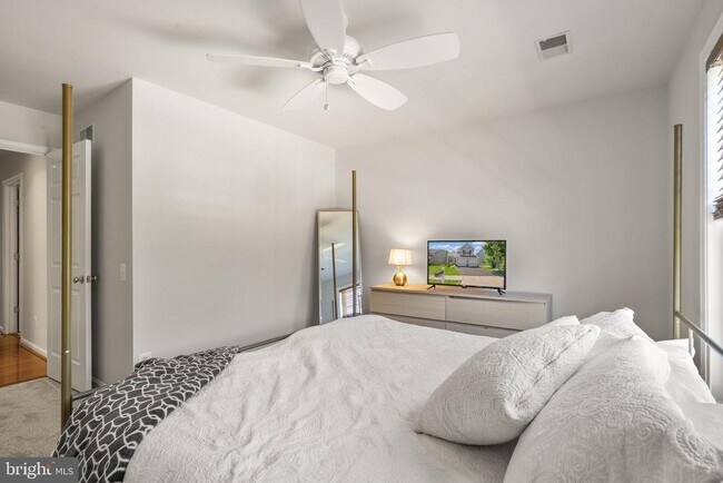 Building Photo - 6050 Smooth Stone Pl