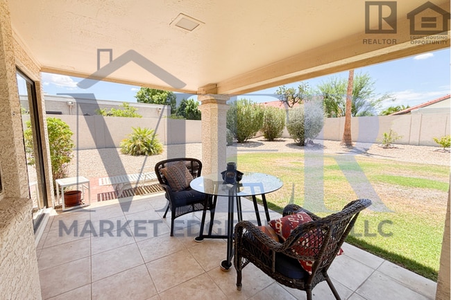 Building Photo - 3Bed/2Bath Furnished Home w/Stunning Backy...