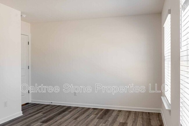 Building Photo - 3378 Skyland Dr