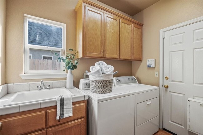 Building Photo - 2520 Duffy Dr