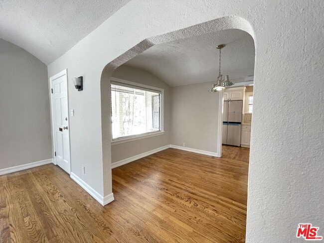 Building Photo - 3642 Empire Dr