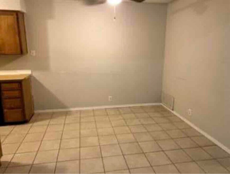 Building Photo - 2834 Ridgecrest Dr