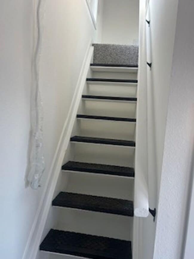 Building Photo - 913 Whittier Ave