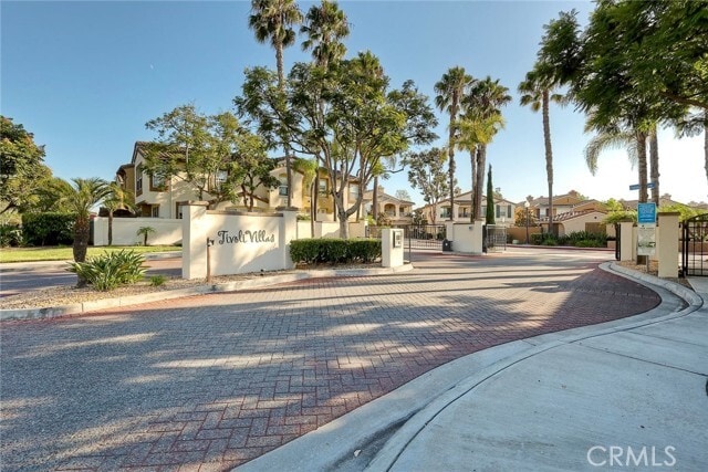 Building Photo - 786 Callecita Aquilla Sur