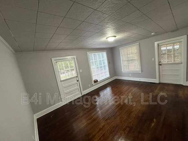 Building Photo - 771 Beaumont Cir