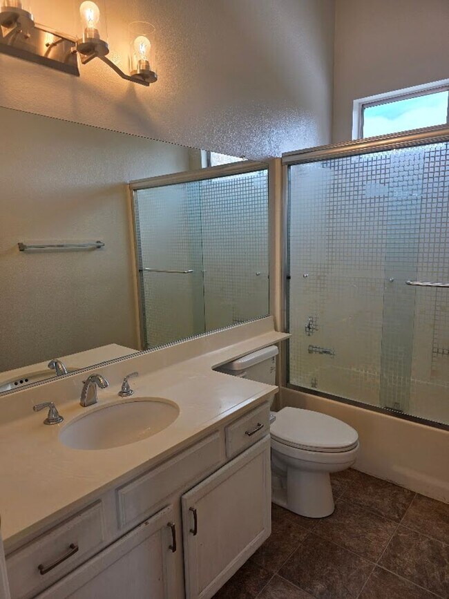 Building Photo - Temecula 3 Bedroom Home with Large Yard!