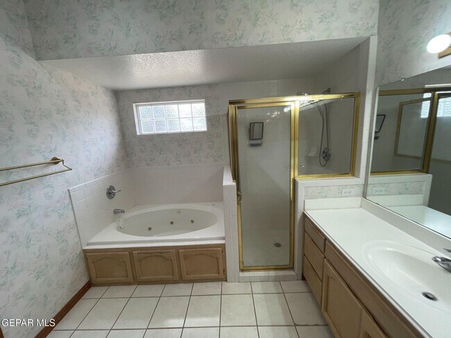 Building Photo - 6851 Rock Canyon Dr