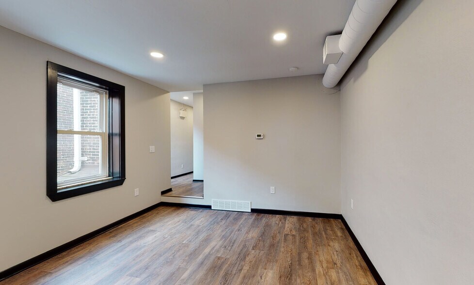 Great Room - 1819 E Carson St