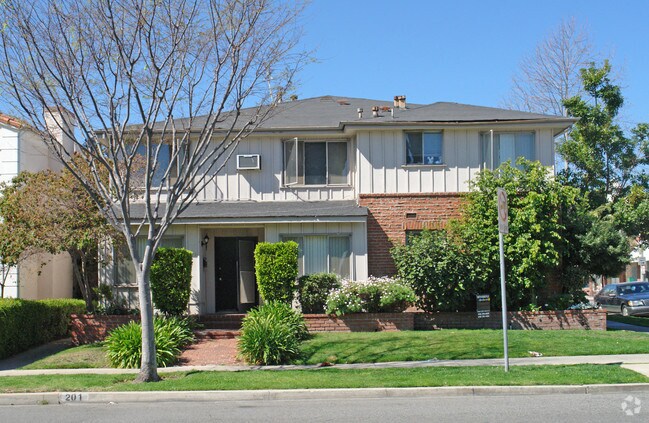 Building Photo - 9428-9430 Charleville Blvd