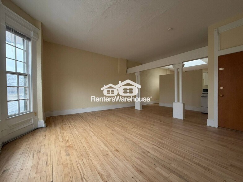 Building Photo - 1215 25th St