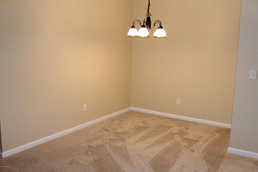 Building Photo - 6852 Misty View Dr