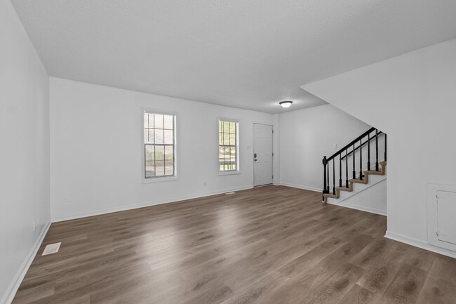 Building Photo - 1026 Fir Pl