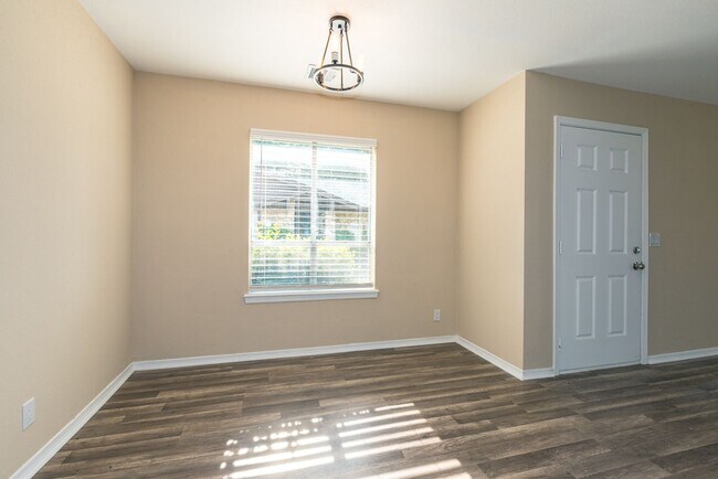 Building Photo - East 33rd Ct Duplex