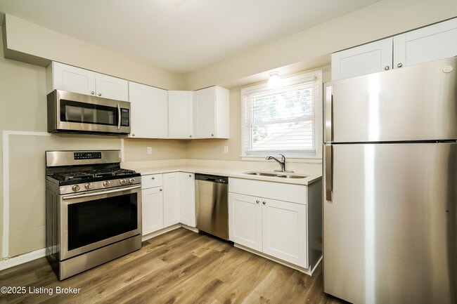 Building Photo - 4401 Charlotte Ann Dr