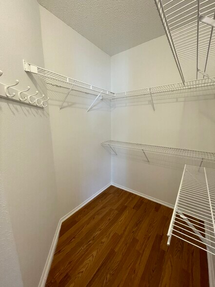 Building Photo - 554 Lake Cypress Cir