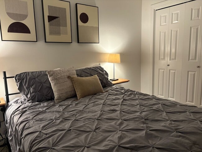 Building Photo - Josephine crossing 4 bedroom cottage