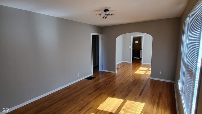 Building Photo - 5171 Evanston Ave