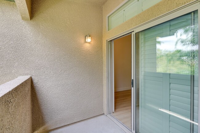 Building Photo - Charming 3 Bedroom Rental with Fireplace, ...