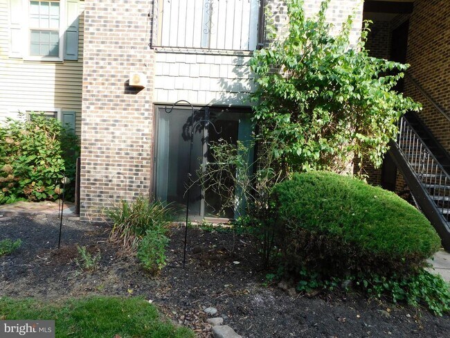 Building Photo - 87A W Bluebell Ln