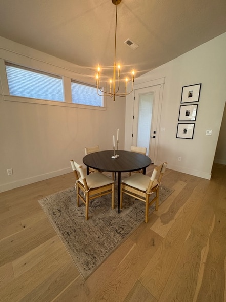 Building Photo - 555 S Proctor Ln