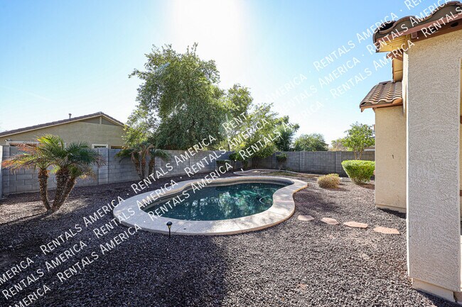 Building Photo - 17033 W Sonora St