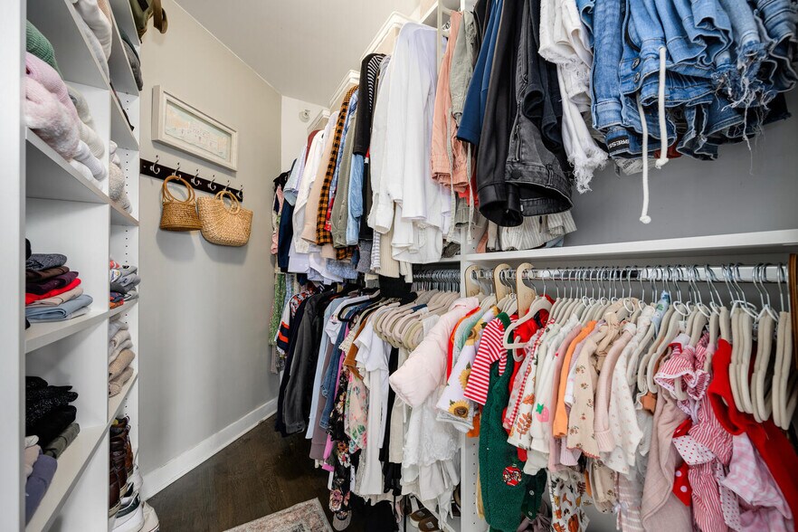 Building Photo - 200 N Jefferson St