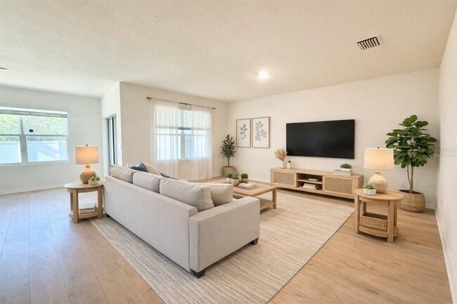 Building Photo - 15541 Black Pepper Ln