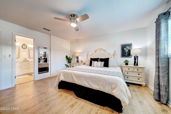 Building Photo - 2615 W 11th St