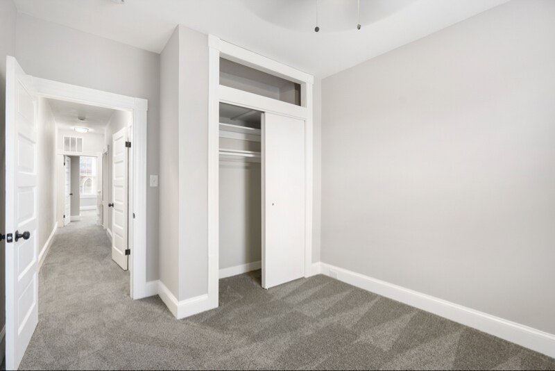 Building Photo - 3611 Chestnut Ave