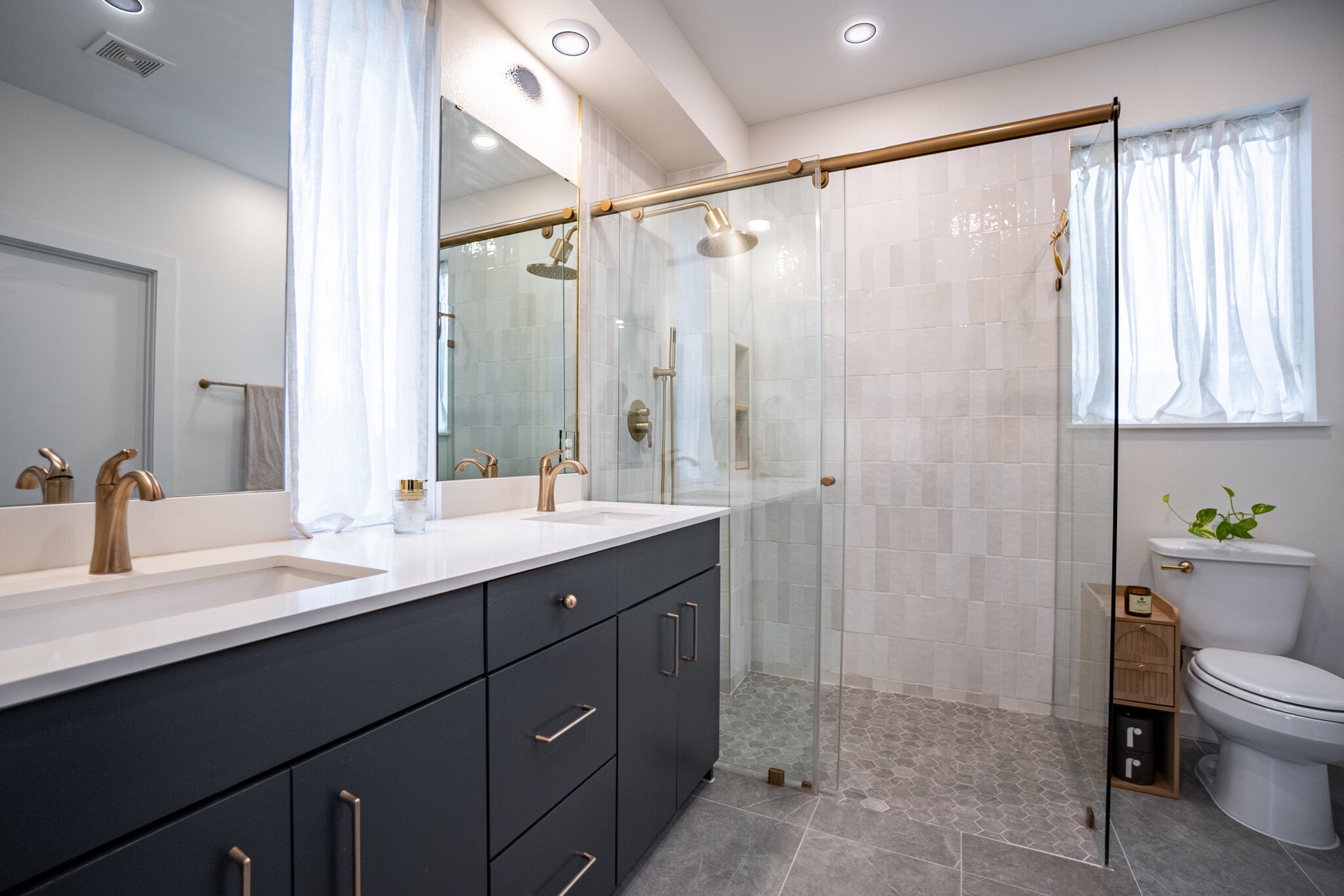 Master Bathroom - 5018 Bryan St