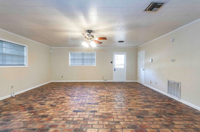 Building Photo - 101 Wakefield Dr