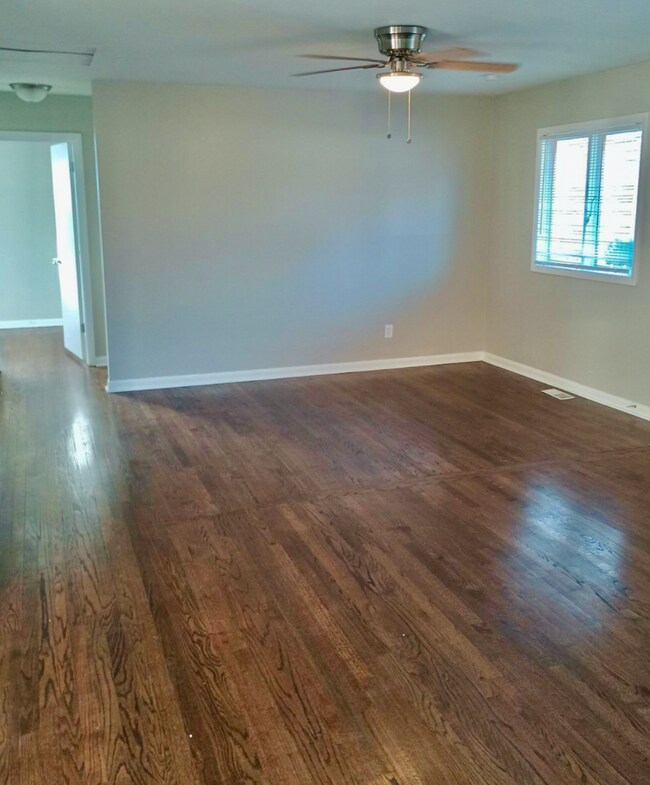 Building Photo - Beautifully Updated Home in KCMO!