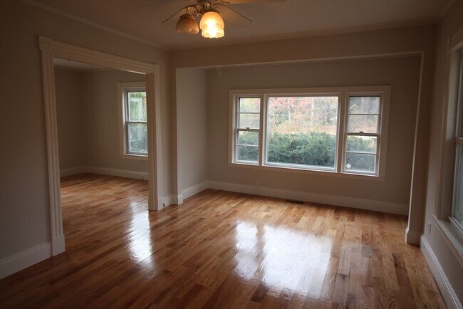 Building Photo - 206 Riverneck Rd