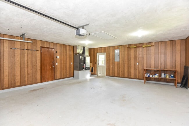 Building Photo - 40 River Ridge Trail