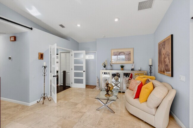 Building Photo - 7076 Middlebury Dr