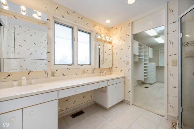 Building Photo - 3731 W 106th St