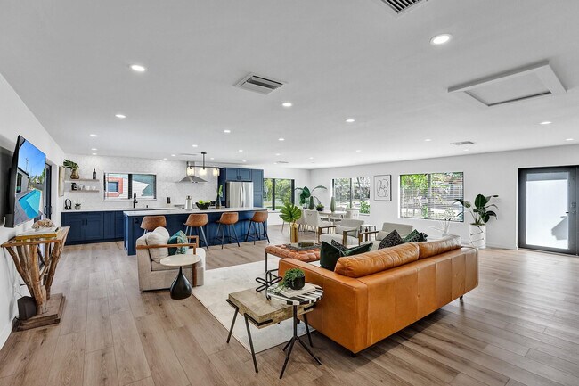 Building Photo - 5501 NE 18th Terrace