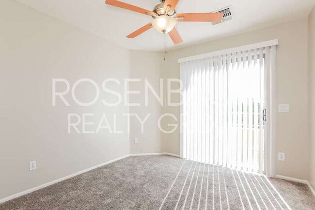 Building Photo - 298 W Dana Dr