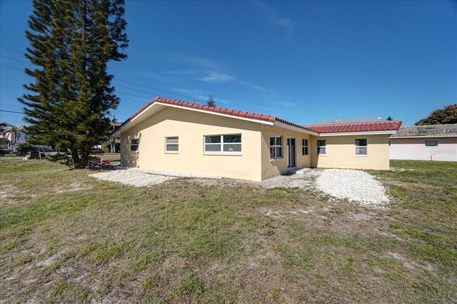 Building Photo - 3001 Gulf Blvd