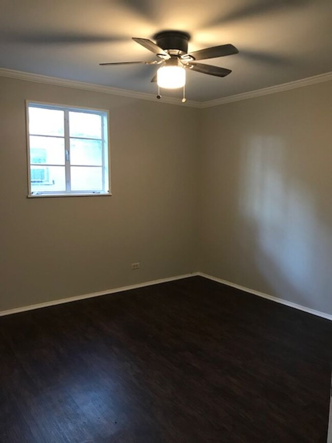 Building Photo - Beautifully Remodeled 3 bed 2 bath in Nort...